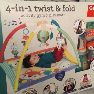 4-in 1 twist & fold play mat